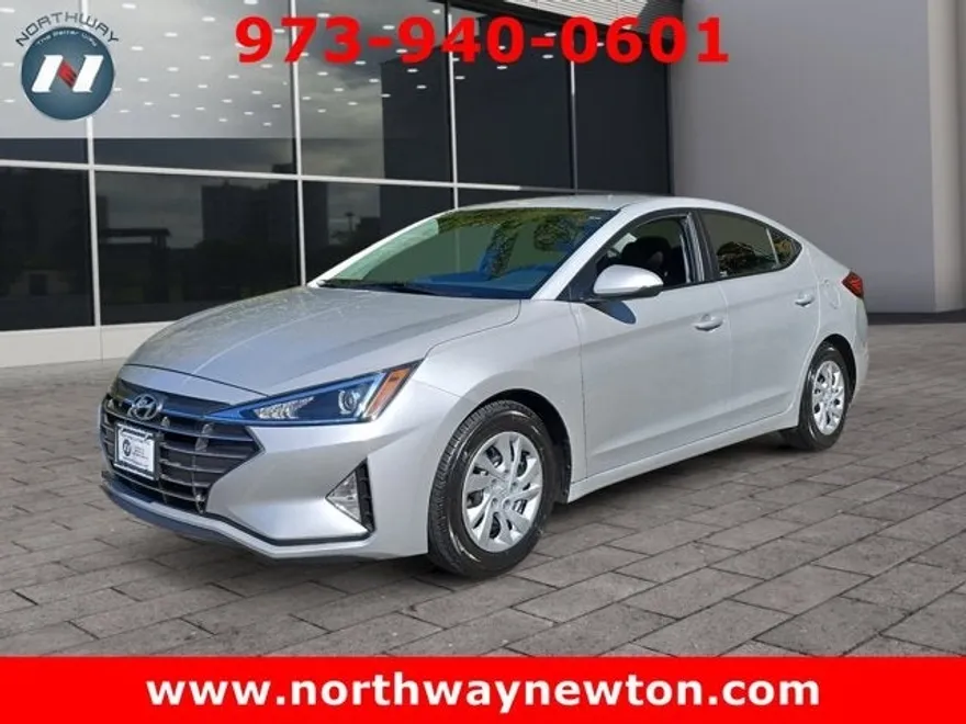 2020 Hyundai Elantra SE photo 1