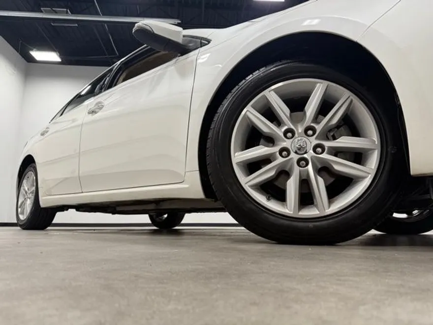 2015 Toyota Avalon XLE photo 1