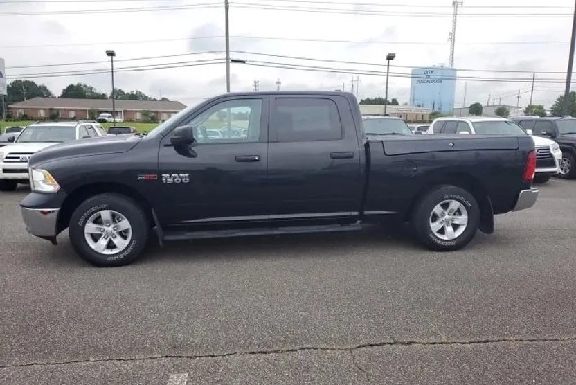 2017 Ram 1500 Tradesman photo 1