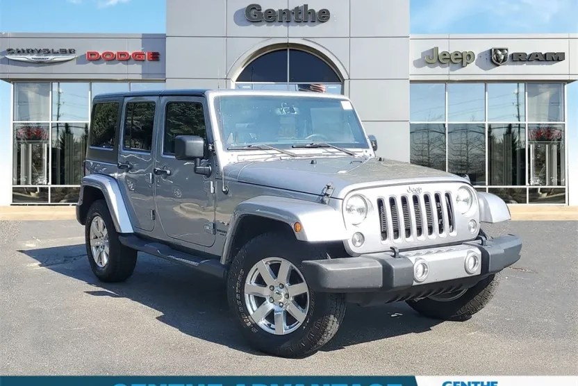 2016 Jeep Wrangler Unlimited Sahara photo 1