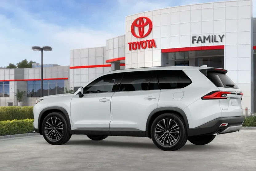 2026 Toyota Highlander Hybrid Platinum photo 1