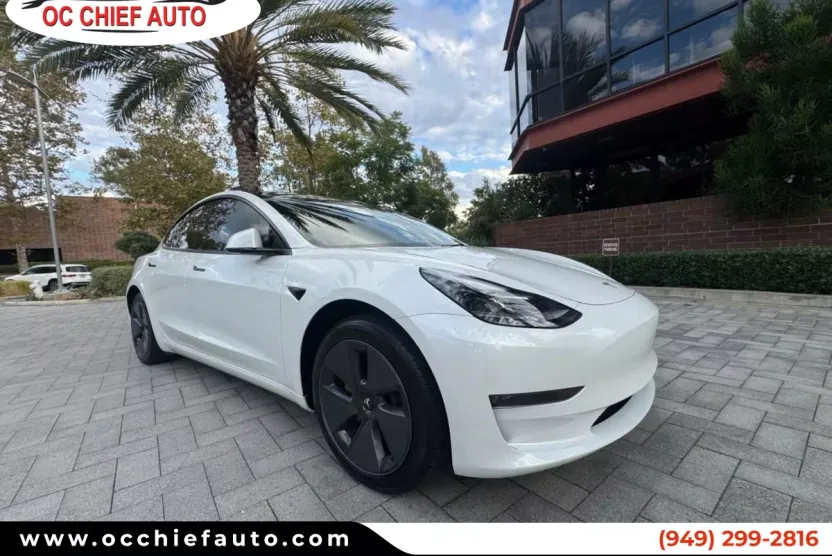 2023 Tesla Model 3 photo 1