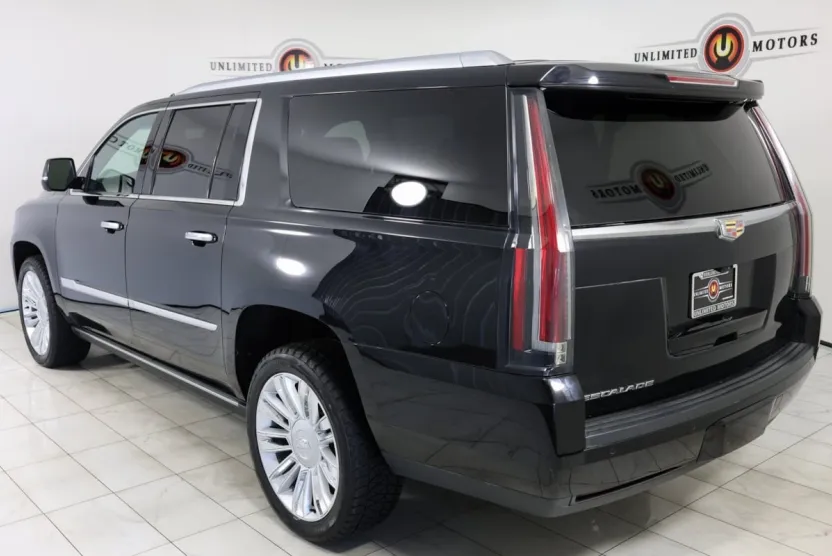 2018 Cadillac Escalade ESV Platinum photo 1