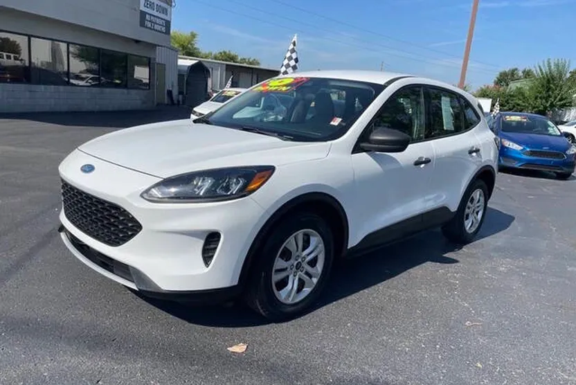 2020 Ford Escape S photo 1
