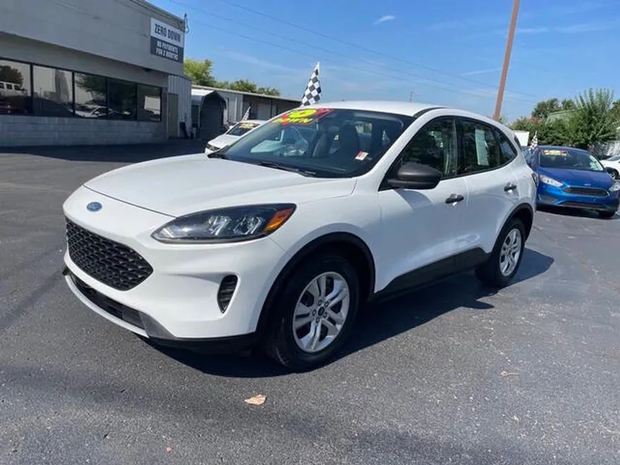 2020 Ford Escape S photo 1