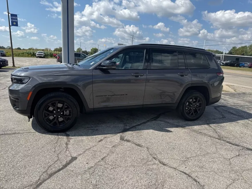 2024 Jeep Grand Cherokee Altitude photo 1