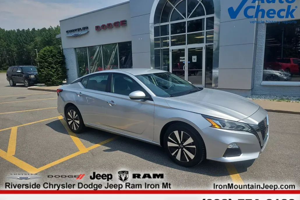 2022 Nissan Altima 2.5 SV photo 1