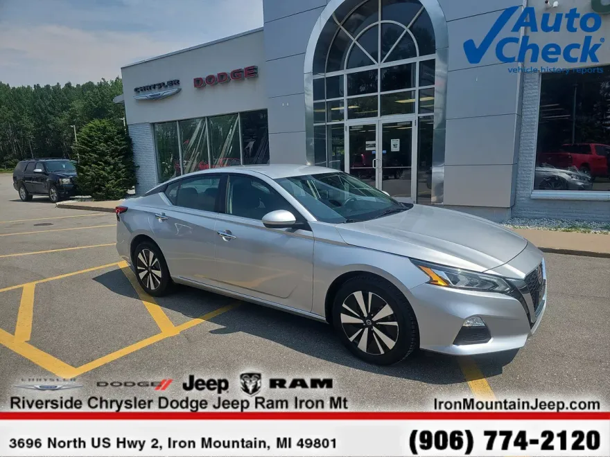 2022 Nissan Altima 2.5 SV photo 1