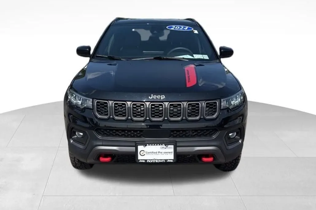2024 Jeep Compass Trailhawk photo 1