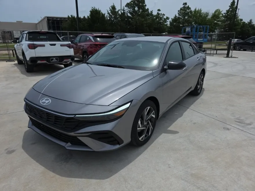 2025 Hyundai Elantra Hybrid SEL Sport photo 1