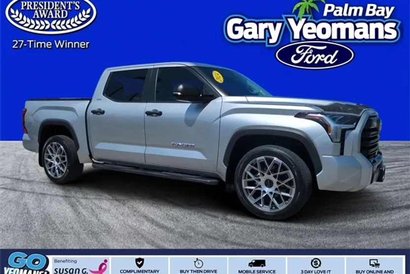 2024 Toyota Tundra SR5 photo 1
