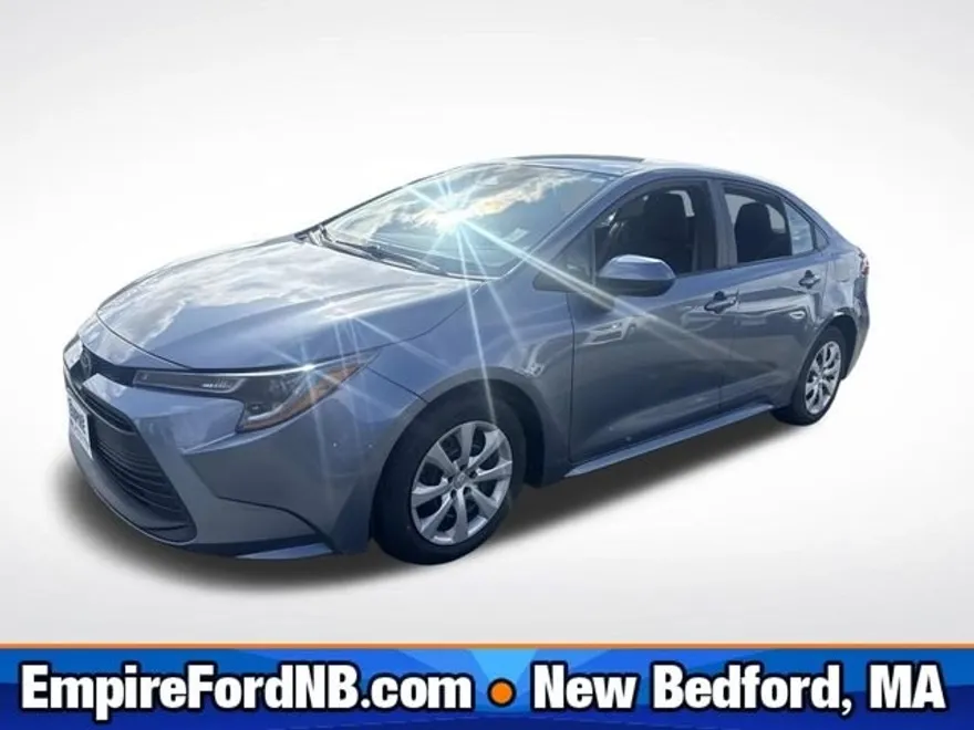 2023 Toyota Corolla LE photo 1