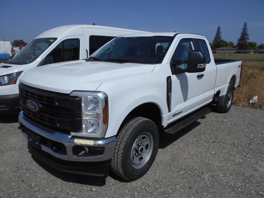 2025 Ford F-350 XL photo 1