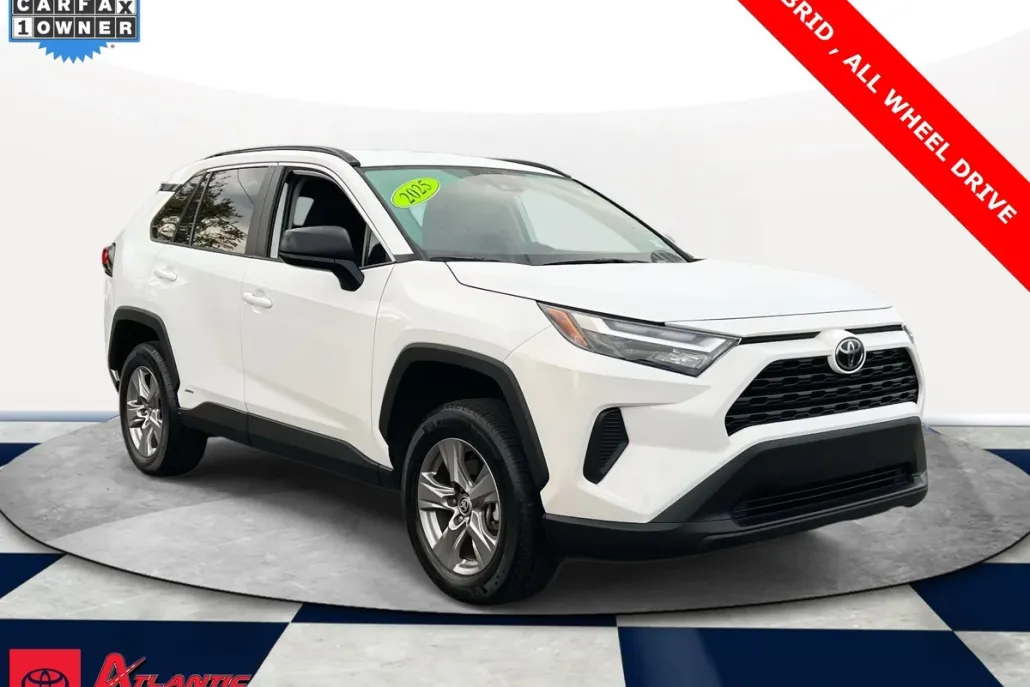 2025 Toyota RAV4 Hybrid LE photo 1