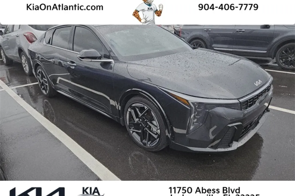 2025 Kia K4 GT-Line photo 1