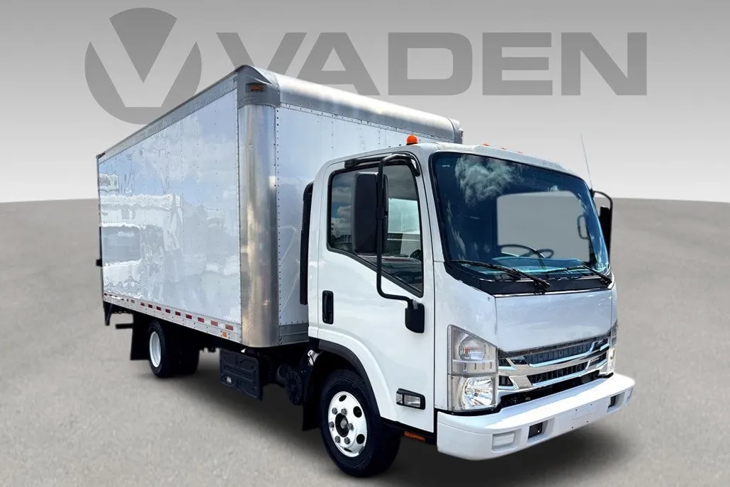 2017 Isuzu NPR photo 1