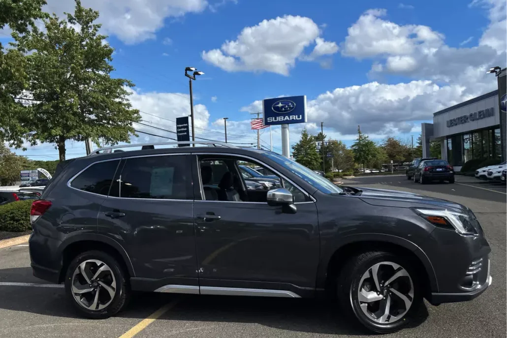 2023 Subaru Forester Touring photo 1