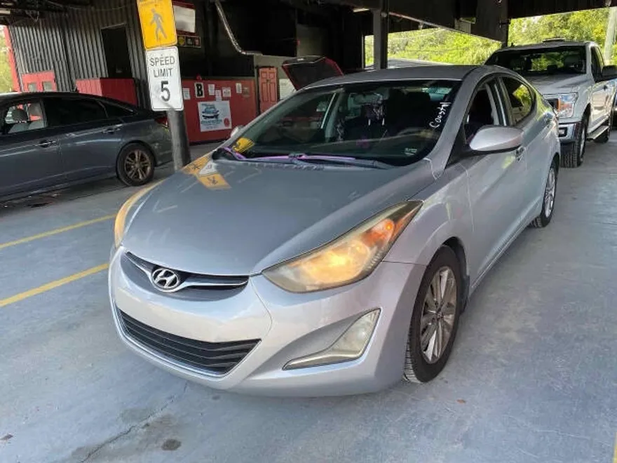 2014 Hyundai Elantra SE photo 1