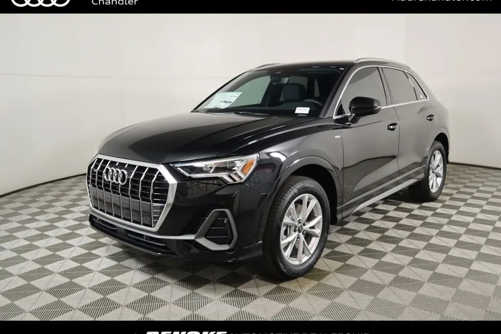 2024 Audi Q3 45 TFSI S line Premium photo 1
