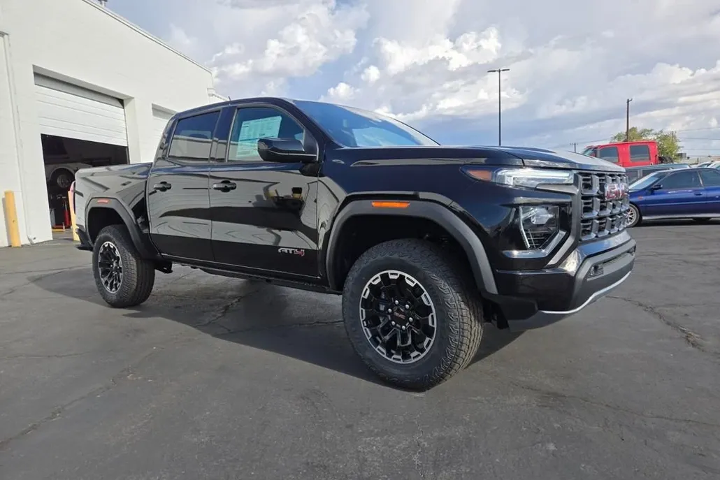 2026 Gmc Canyon AT4 photo 1
