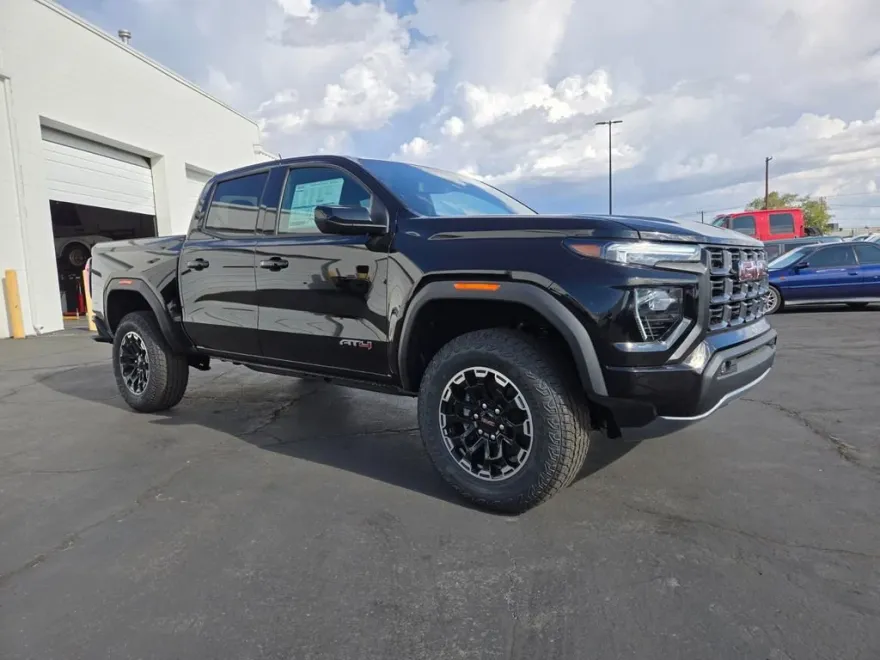 2026 Gmc Canyon AT4 photo 1