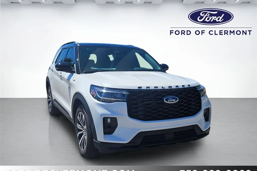 2025 Ford Explorer ST-Line photo 1