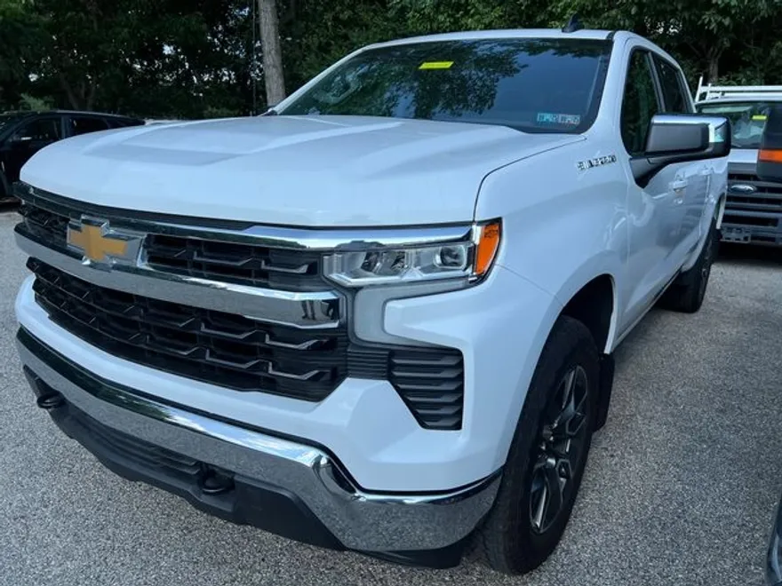 2024 Chevrolet Silverado 1500 LT photo 1