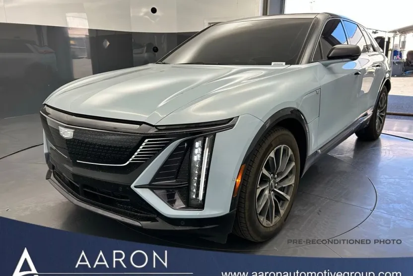 2025 Cadillac Lyriq Sport photo 1