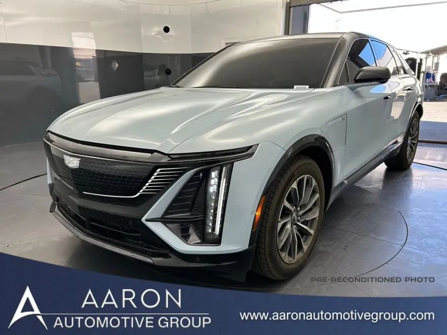 2025 Cadillac Lyriq Sport photo 1