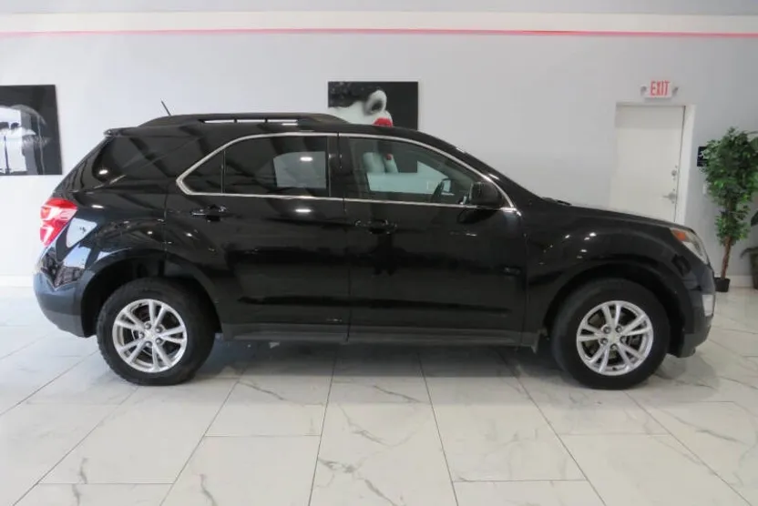 2016 Chevrolet Equinox LT photo 1