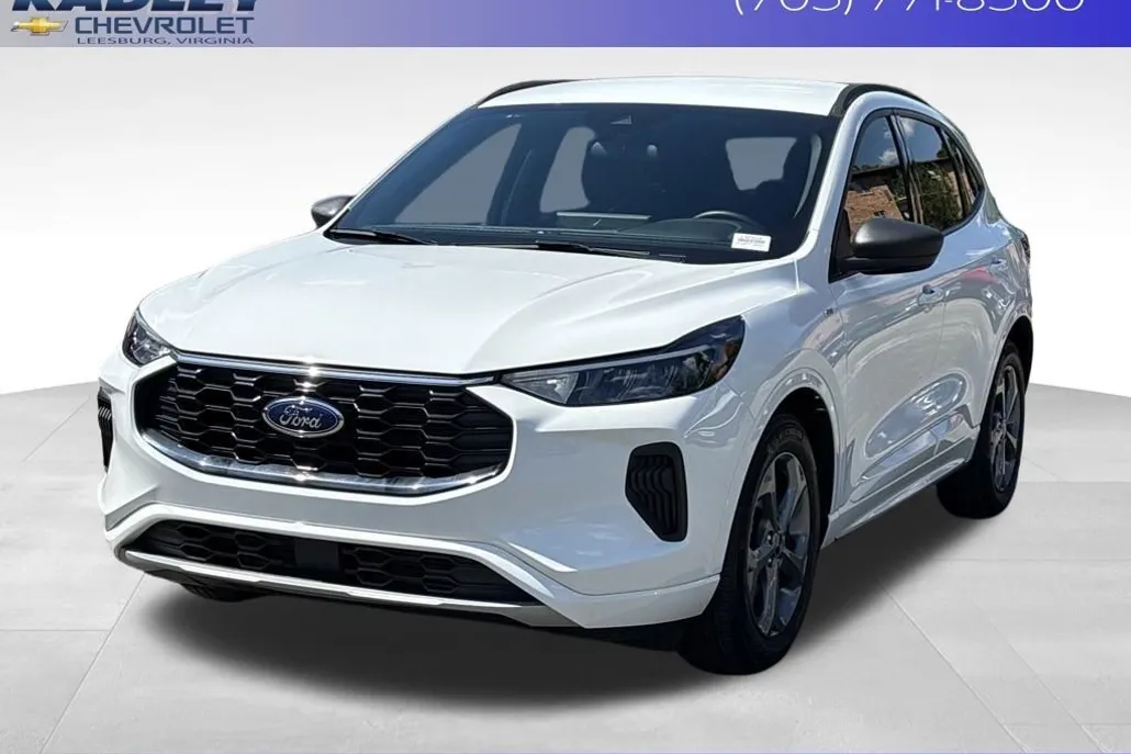 2023 Ford Escape ST-Line photo 1
