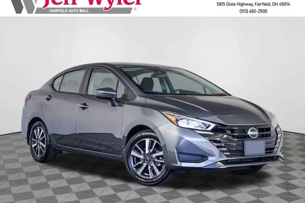 2025 Nissan Versa 1.6 SV photo 1