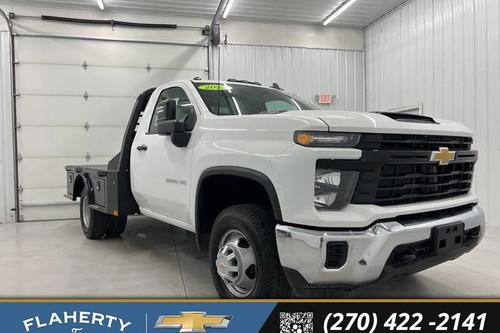 2025 Chevrolet Silverado 3500HD Work Truck photo 1