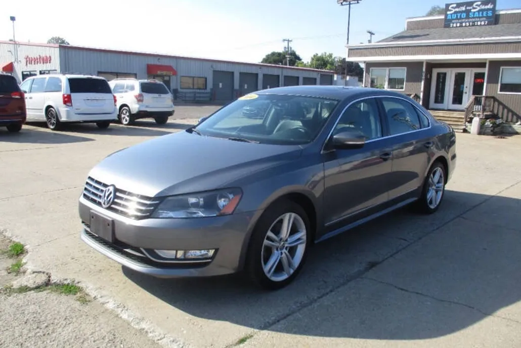 2014 Volkswagen Passat 3.6L V6 SEL Premium photo 1