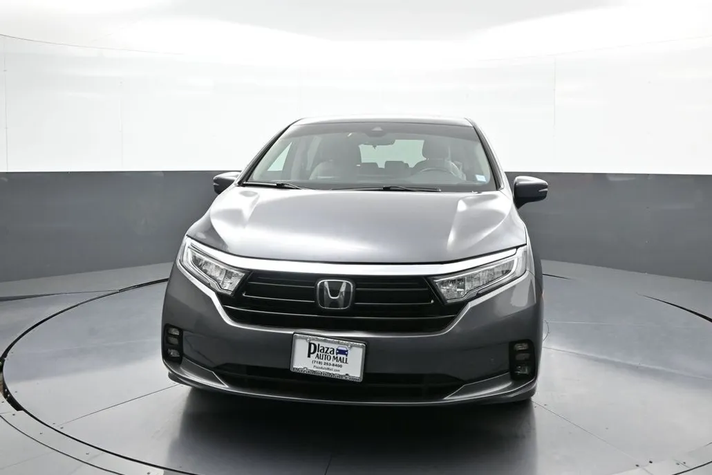 2023 Honda Odyssey Touring photo 1