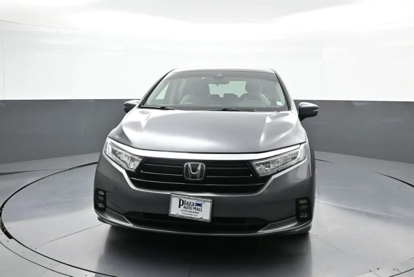 2023 Honda Odyssey Touring photo 1