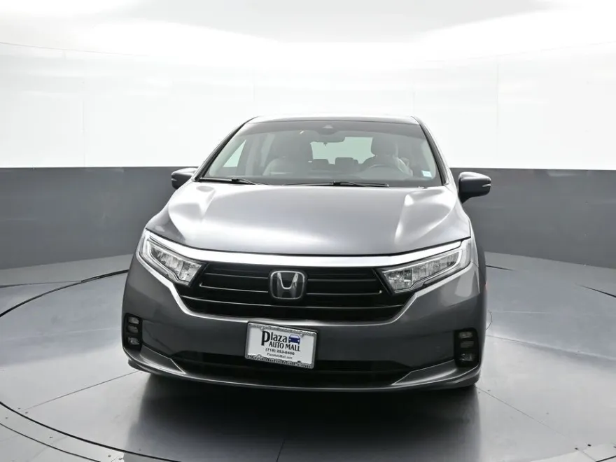 2023 Honda Odyssey Touring photo 1
