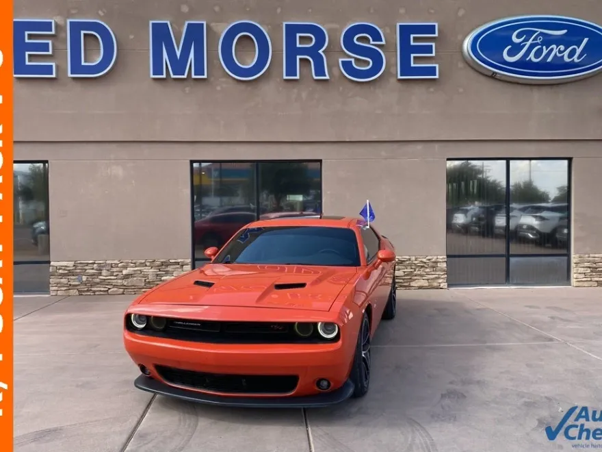 2016 Dodge Challenger R/T Scat Pack photo 1