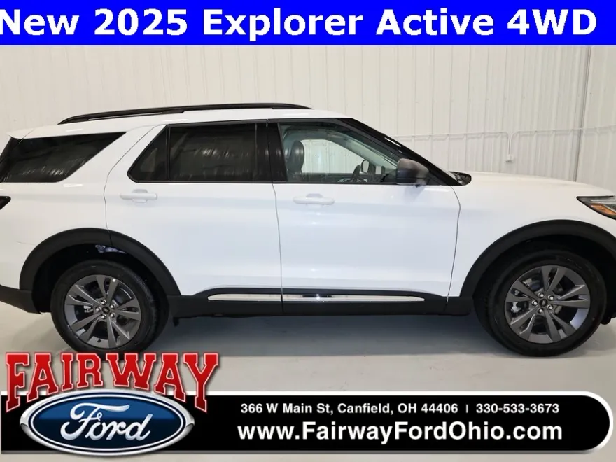 2025 Ford Explorer photo 1