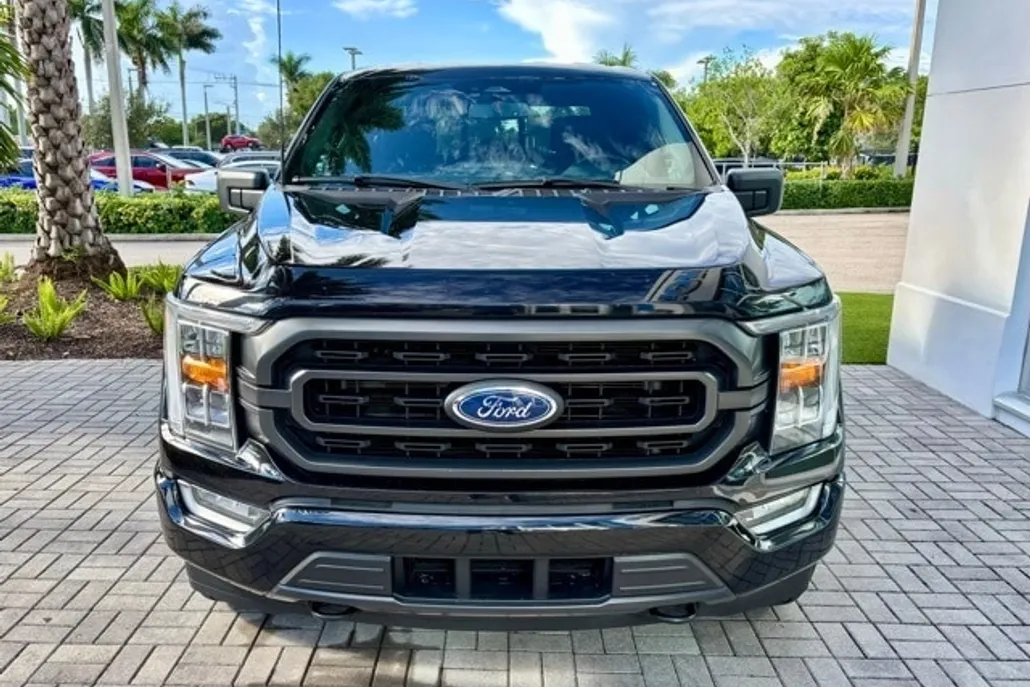 2023 Ford F-150 XLT photo 1