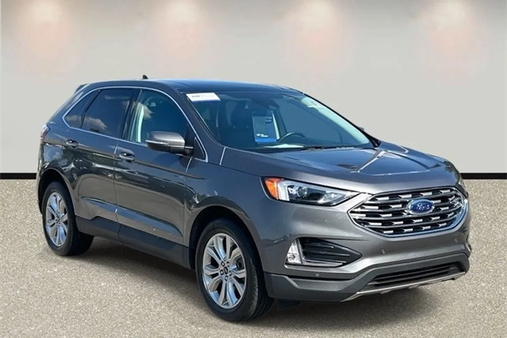 2024 Ford Edge Titanium photo 1