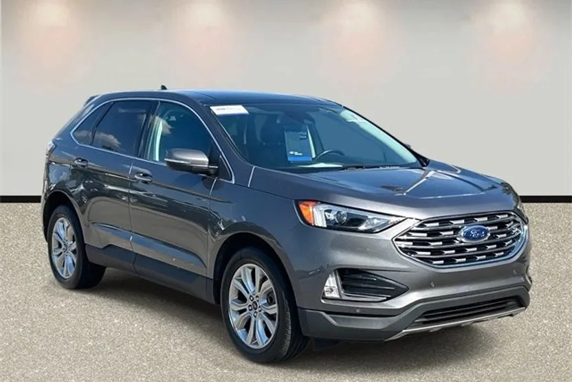2024 Ford Edge Titanium photo 1