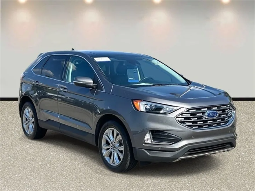 2024 Ford Edge Titanium photo 1