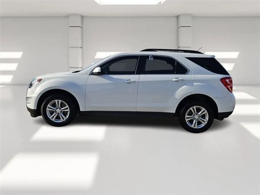2016 Chevrolet Equinox LT photo 1