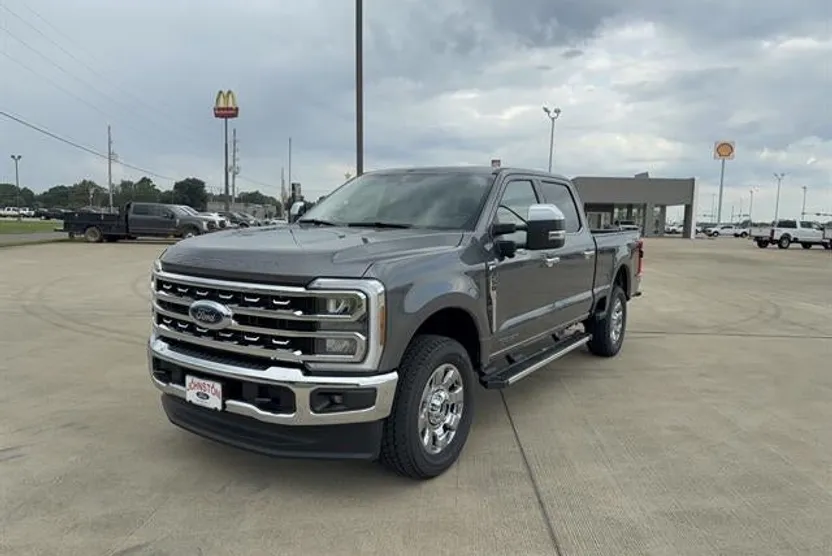 2026 Ford F-250 Lariat photo 1
