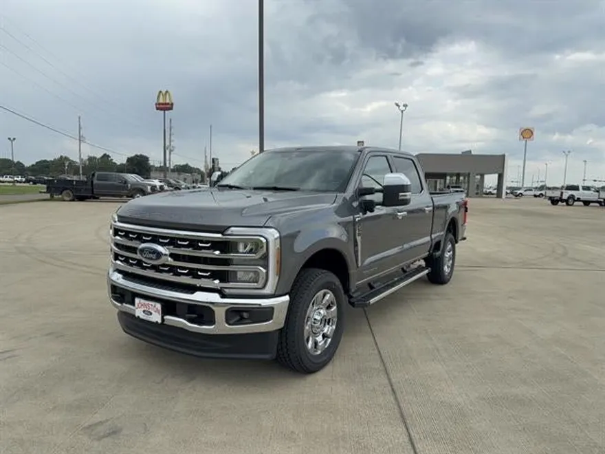 2026 Ford F-250 Lariat photo 1