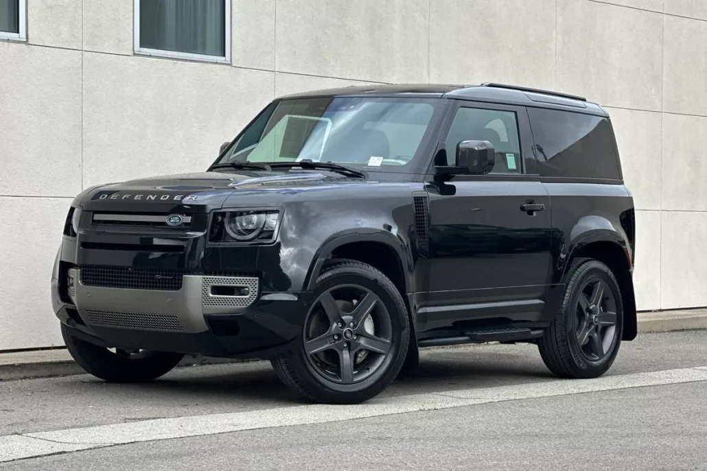 2023 Land Rover Defender X-Dynamic SE photo 1