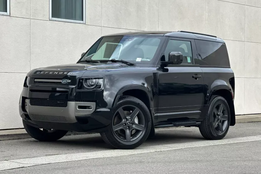 2023 Land Rover Defender X-Dynamic SE photo 1
