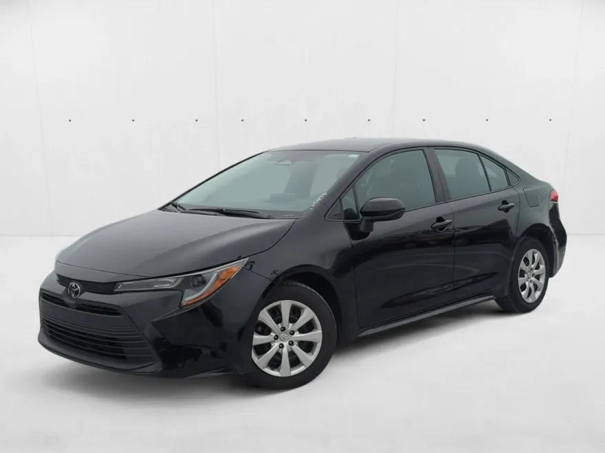 2023 Toyota Corolla LE photo 1