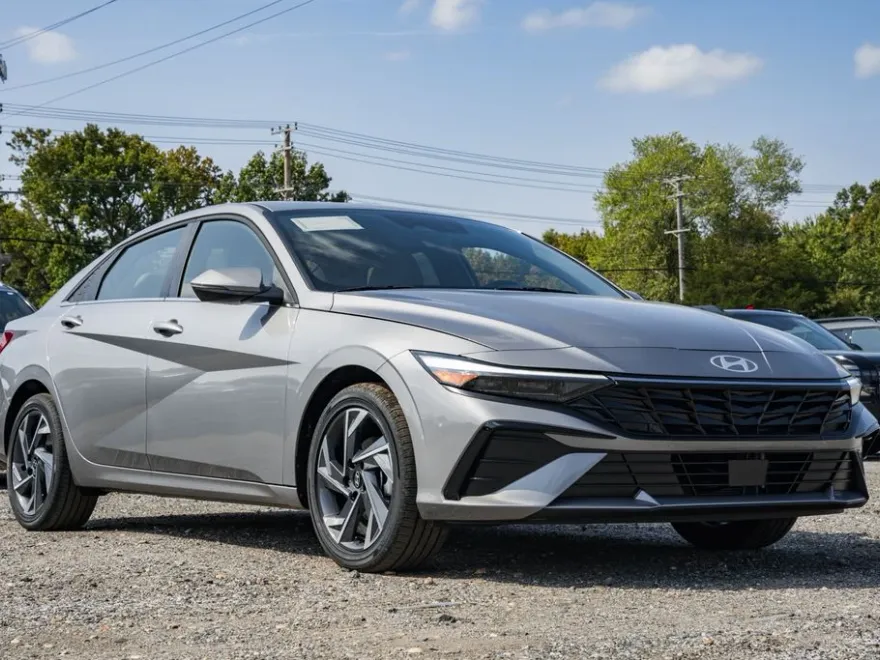 2025 Hyundai Elantra Hybrid Limited photo 1